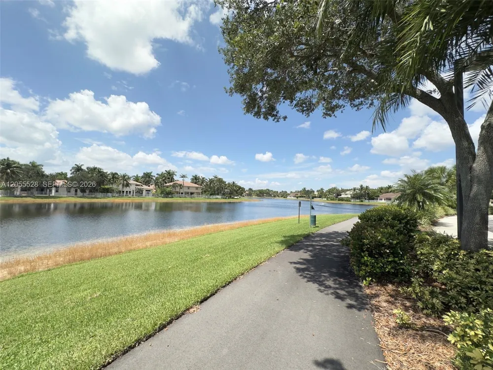 462 Fishtail Ter Weston, FL 33327