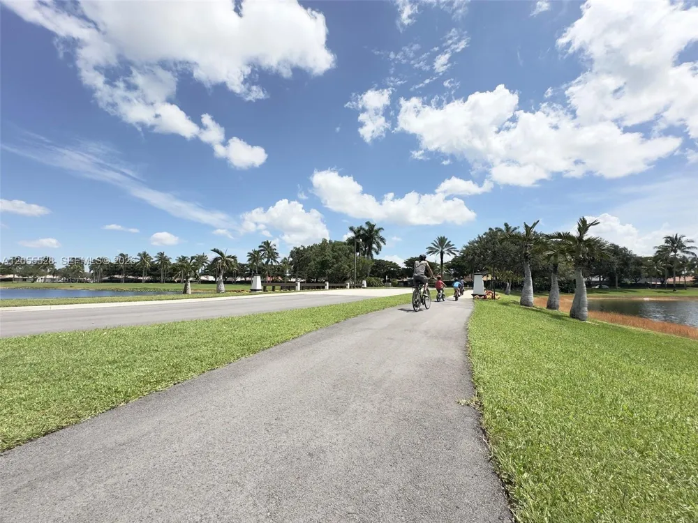 462 Fishtail Ter Weston, FL 33327