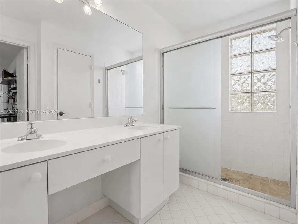 462 Fishtail Ter Weston, FL 33327