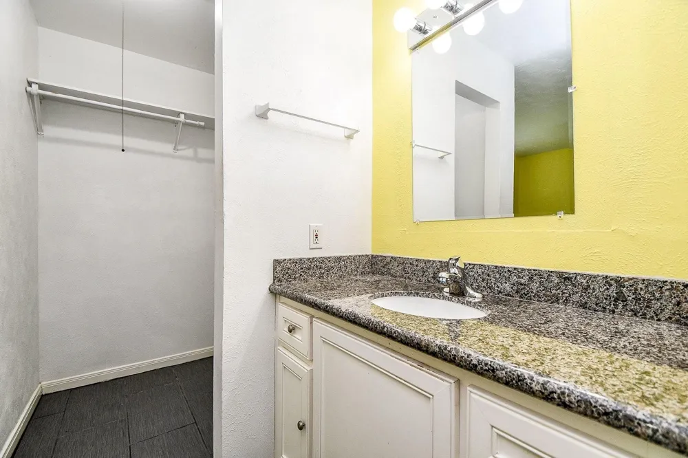 9037 Crestview Drive Houston, TX 77078