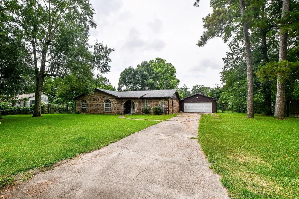 9037 Crestview Drive Houston, TX 77078