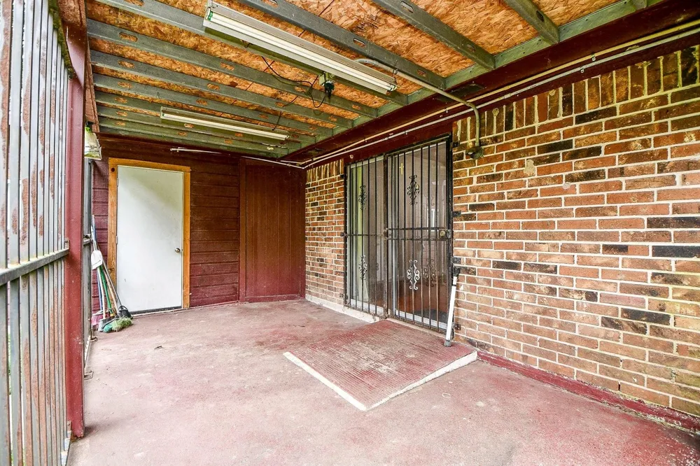 9037 Crestview Drive Houston, TX 77078