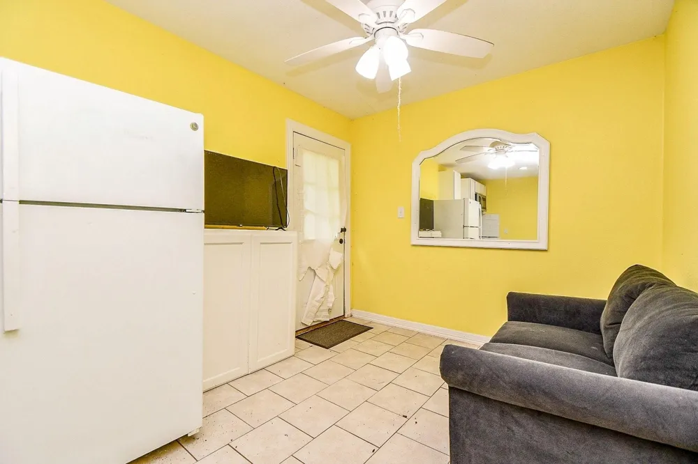 9037 Crestview Drive Houston, TX 77078