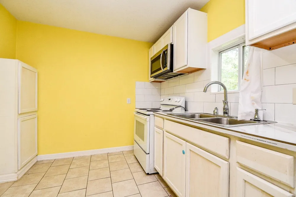 9037 Crestview Drive Houston, TX 77078