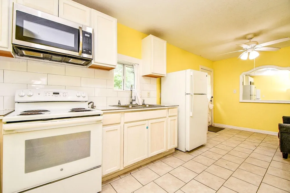 9037 Crestview Drive Houston, TX 77078