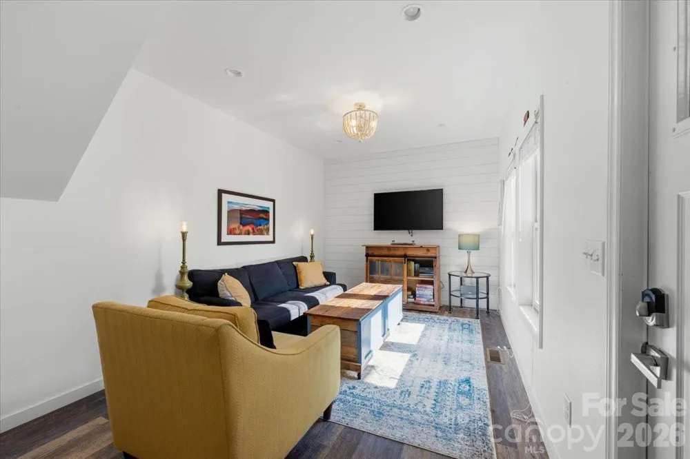 109 Portmanvilla Road Black Mountain, NC 28711