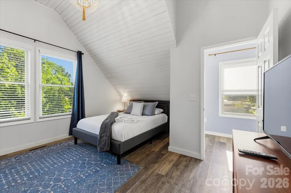 109 Portmanvilla Road Black Mountain, NC 28711