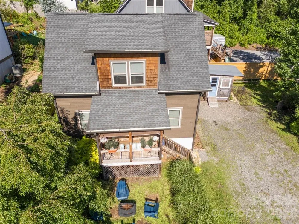 109 Portmanvilla Road Black Mountain, NC 28711