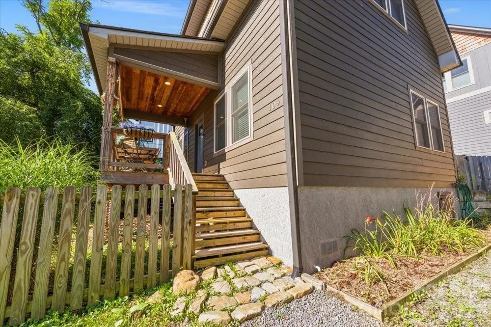 109 Portmanvilla Road Black Mountain, NC 28711