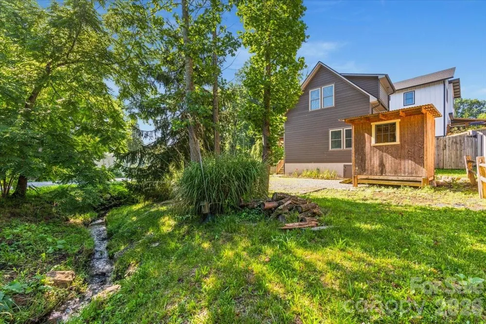 109 Portmanvilla Road Black Mountain, NC 28711