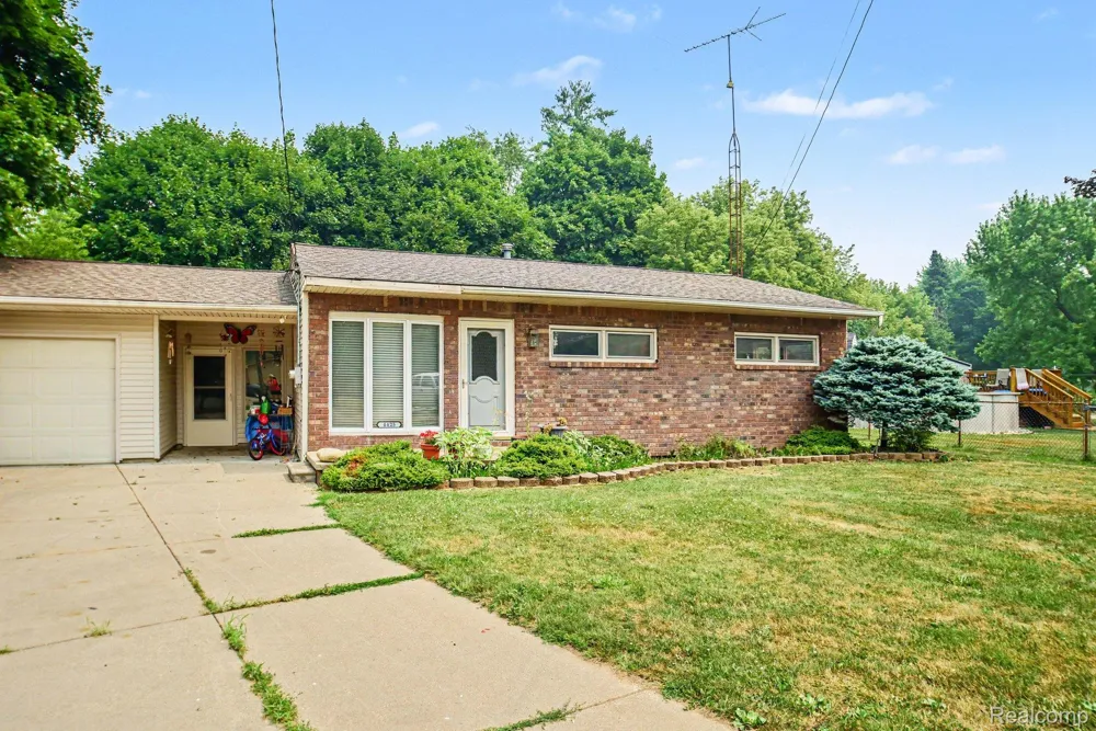 4425 Crampton Circle Genesee Charter Township, MI 48506