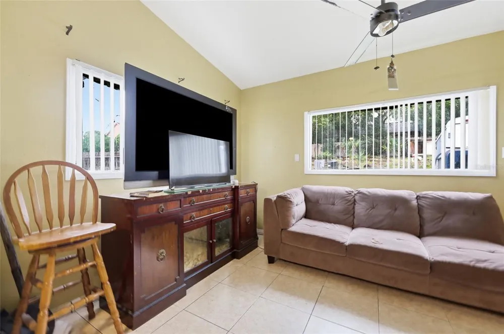 6923 COLONY OAKS LANE Orlando, FL 32818