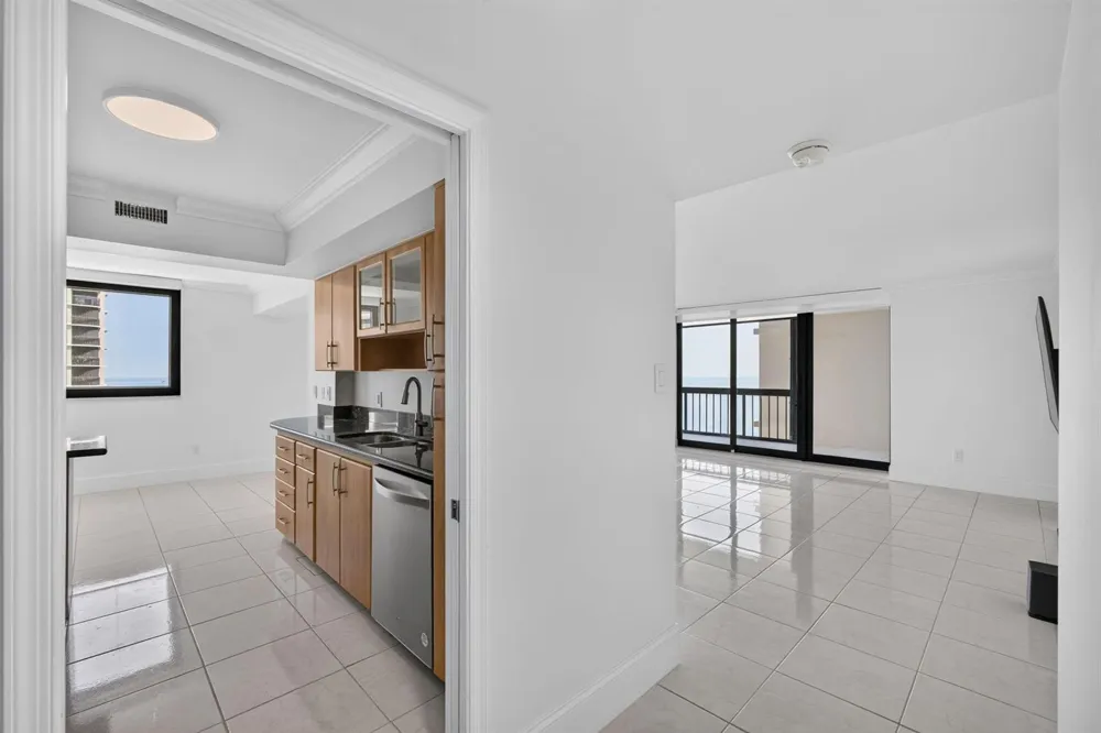 5380 OCEAN DRIVE #19F Singer Island, FL 33404