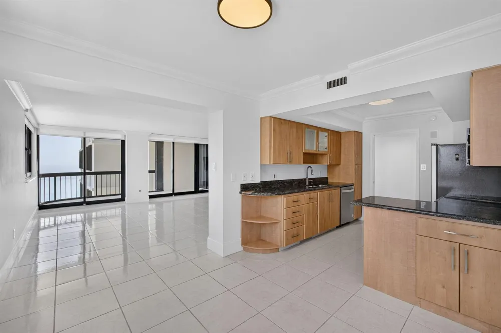 5380 OCEAN DRIVE #19F Singer Island, FL 33404