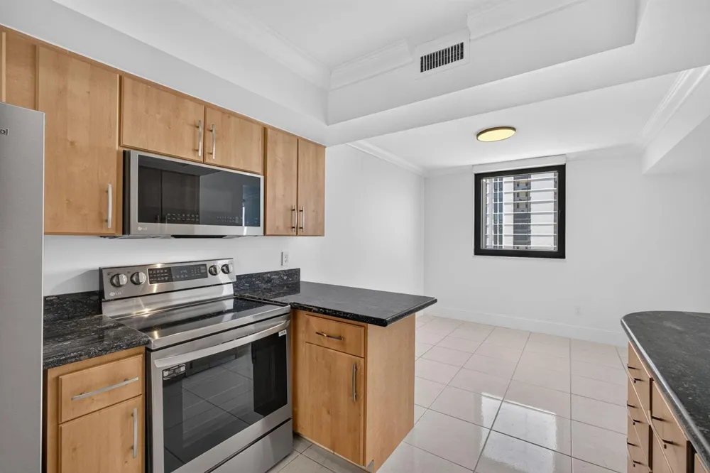 5380 OCEAN DRIVE #19F Singer Island, FL 33404