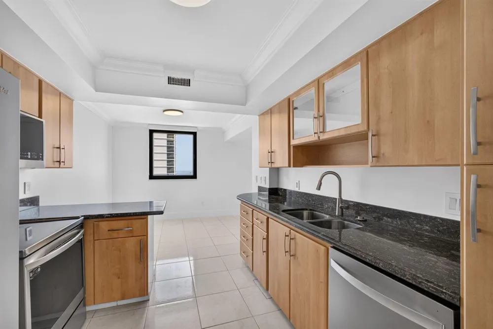 5380 OCEAN DRIVE #19F Singer Island, FL 33404