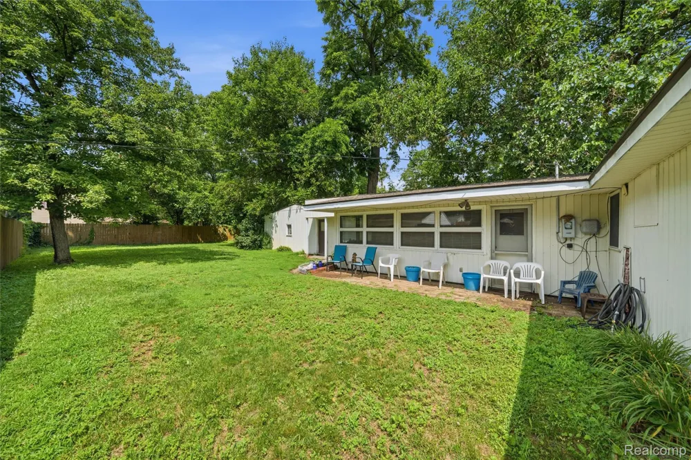 918 Pine Tree Road Lake Orion Village, MI 48362