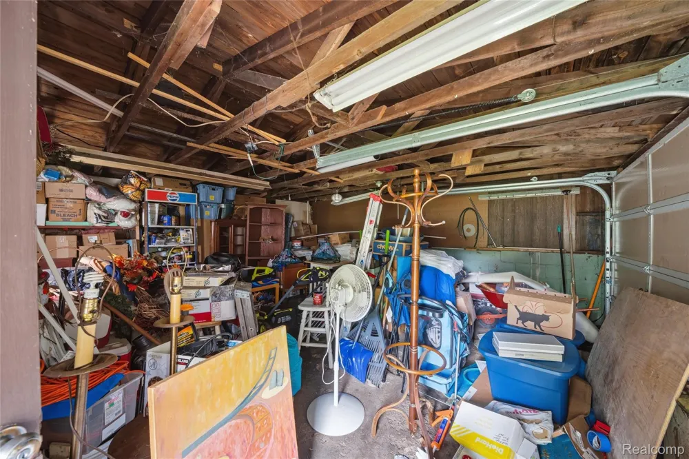 918 Pine Tree Road Lake Orion Village, MI 48362