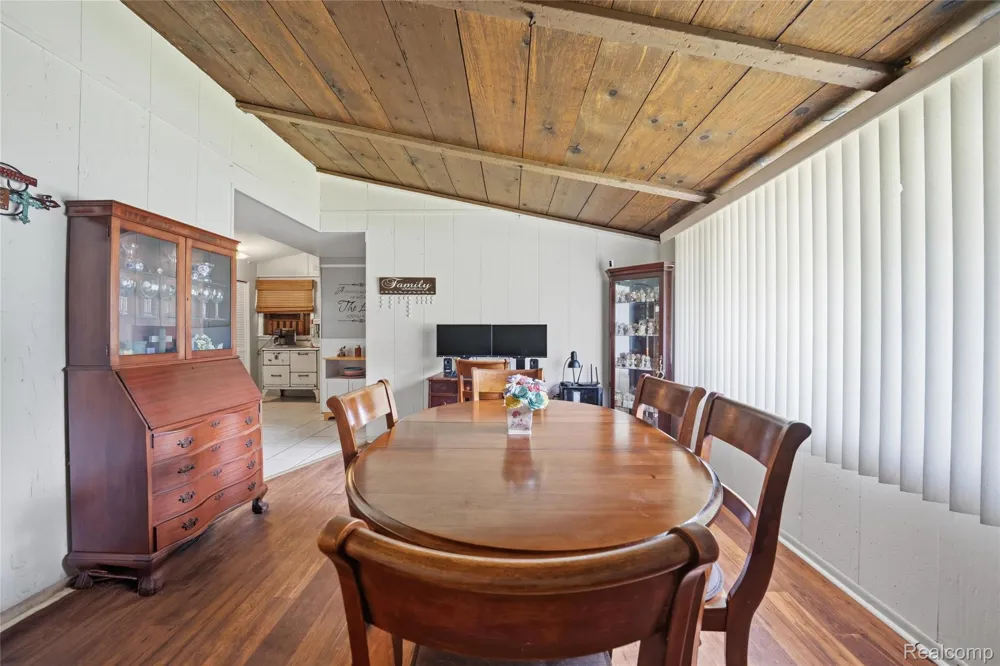 918 Pine Tree Road Lake Orion Village, MI 48362