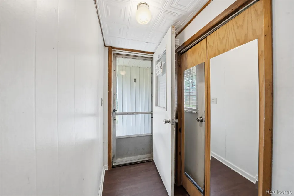 918 Pine Tree Road Lake Orion Village, MI 48362