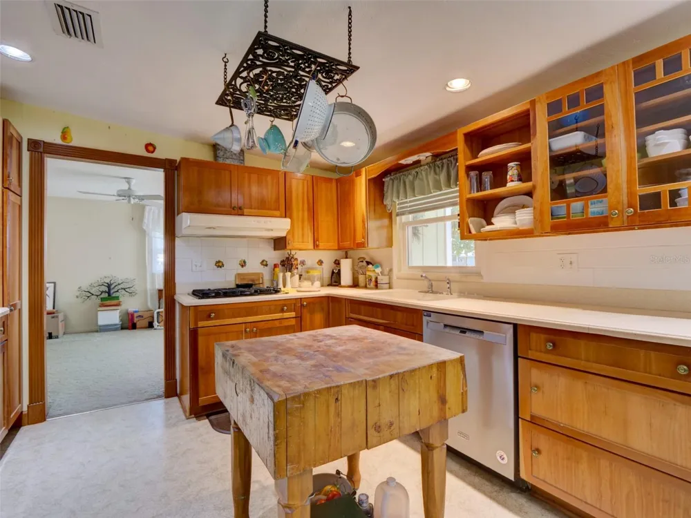 314 YORK STREET Bushnell, FL 33513