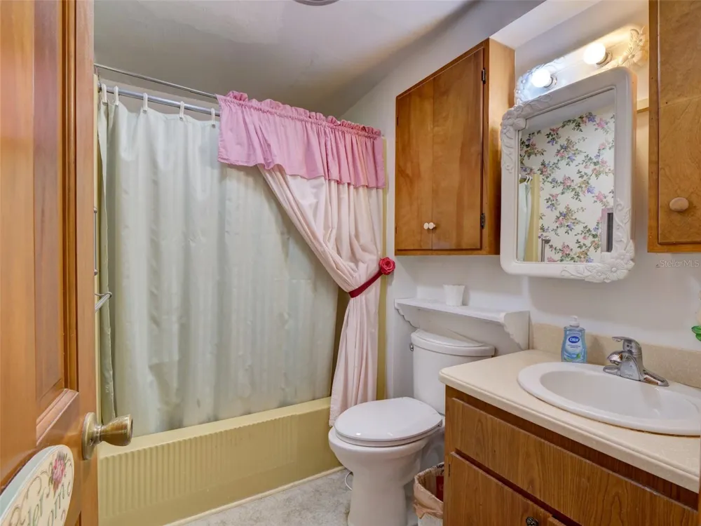 314 YORK STREET Bushnell, FL 33513