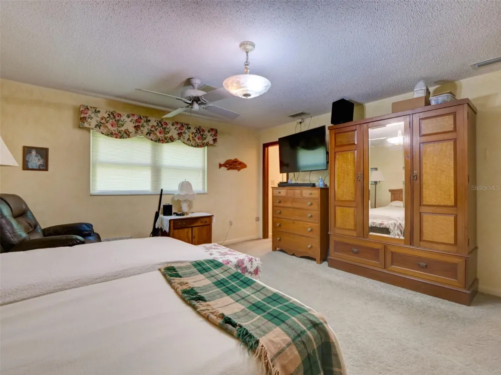 314 YORK STREET Bushnell, FL 33513