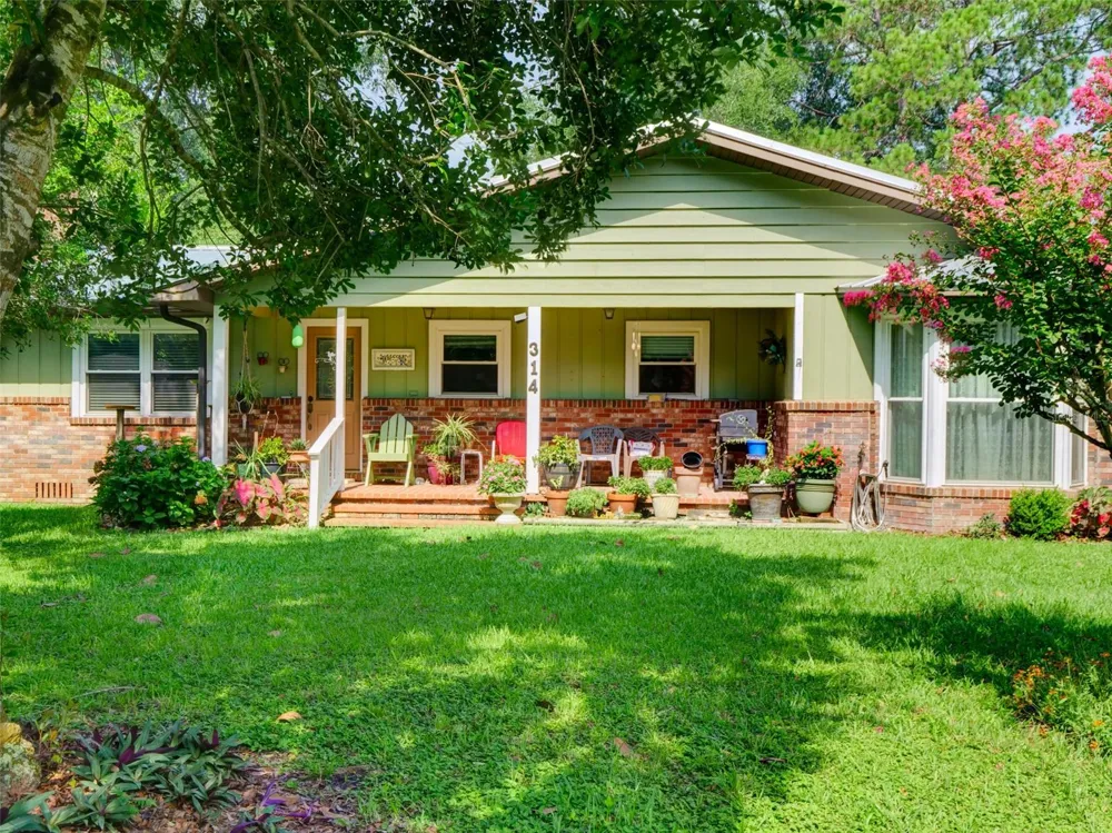 314 YORK STREET Bushnell, FL 33513