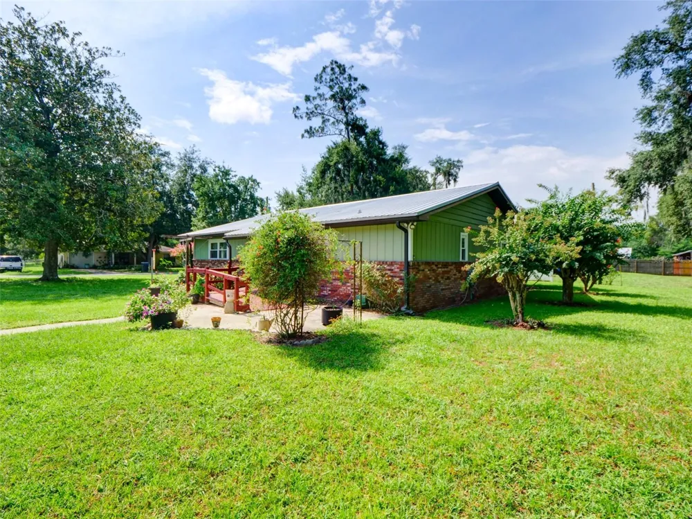 314 YORK STREET Bushnell, FL 33513