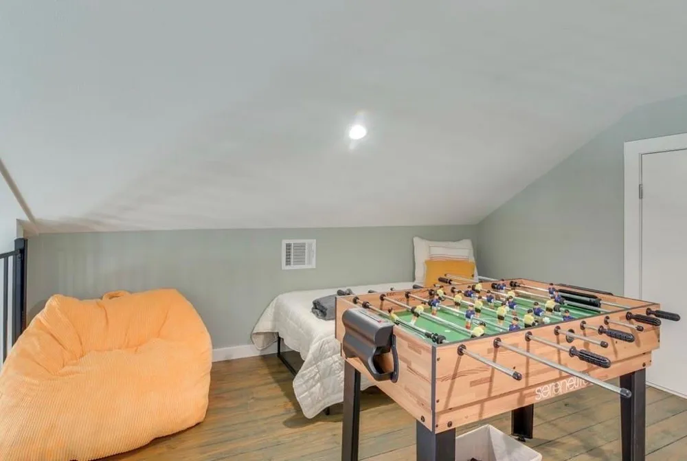 1049 Sunset Circle W Crystal Beach, TX 77650