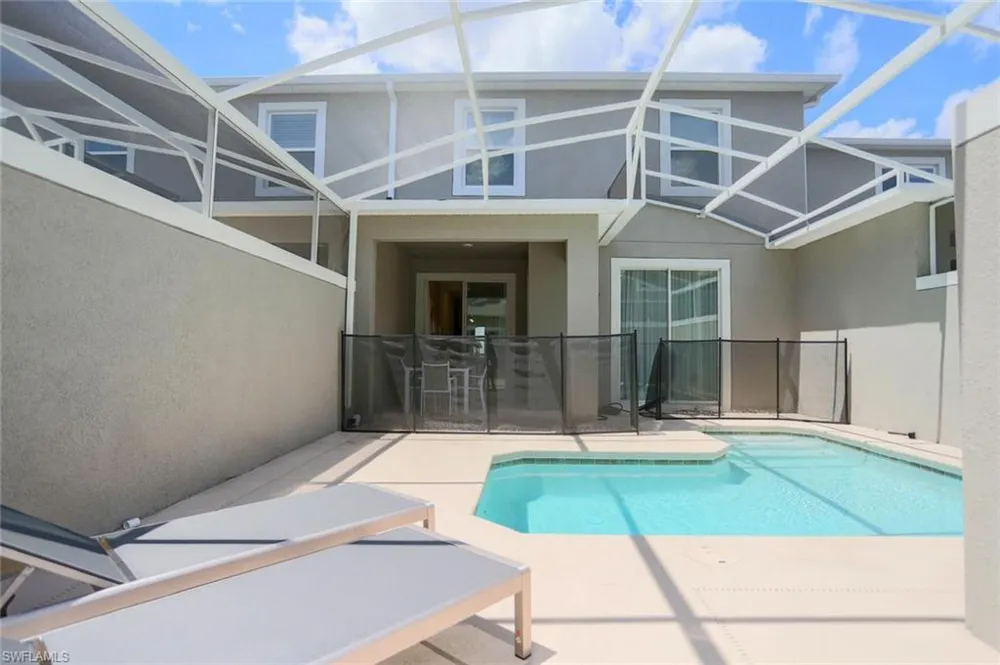 472 ocean course Avenue Davenport, FL 33896