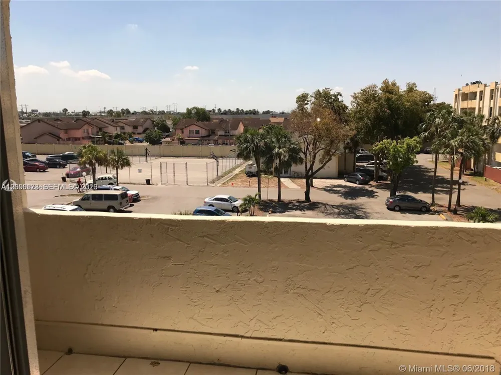 10000 NW 80th Ct #2456 Hialeah Gardens, FL 33016