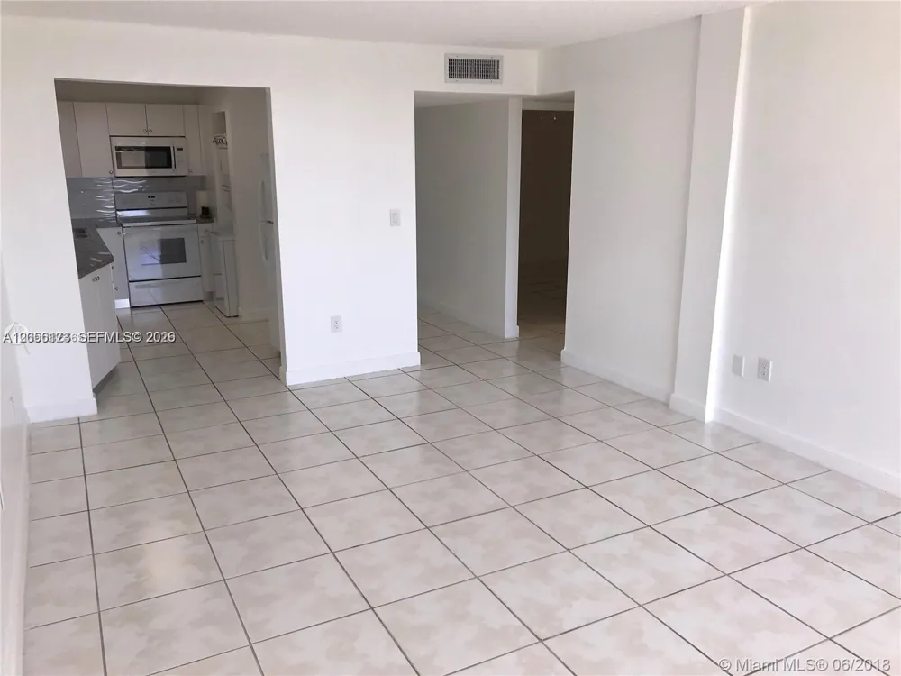 10000 NW 80th Ct #2456 Hialeah Gardens, FL 33016