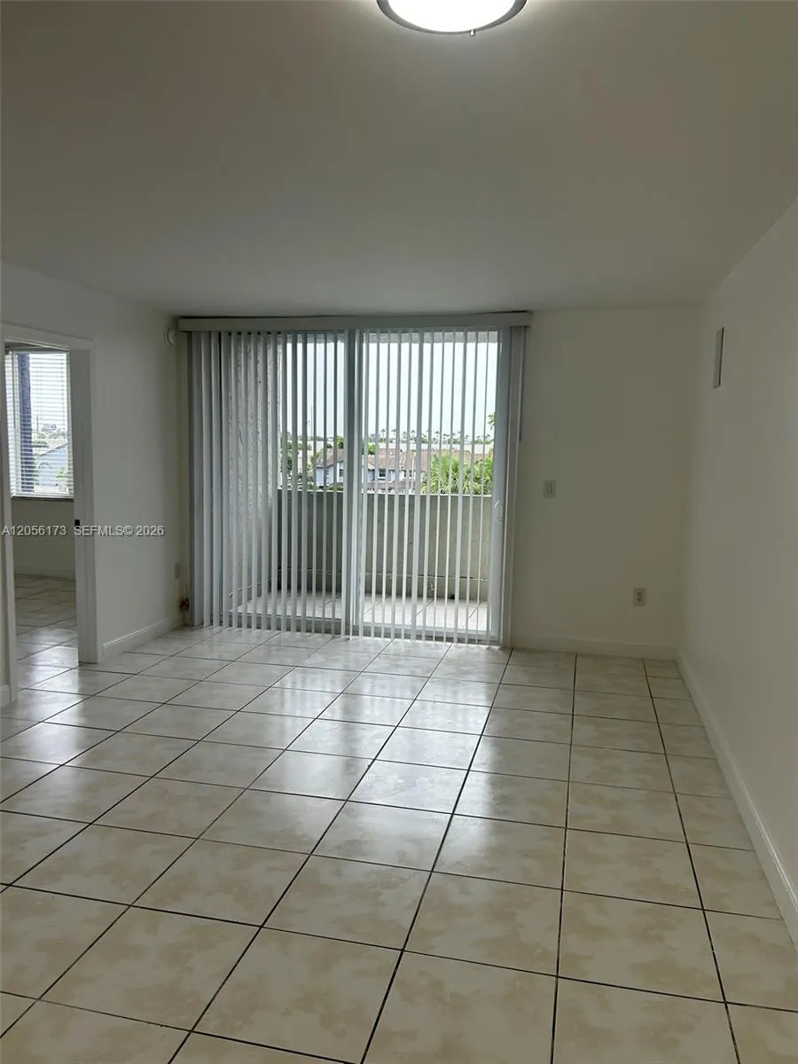 10000 NW 80th Ct #2456 Hialeah Gardens, FL 33016