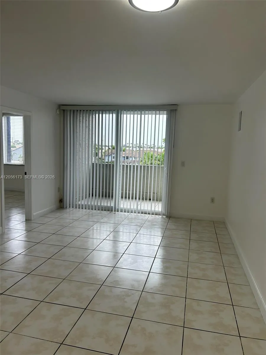 10000 NW 80th Ct #2456 Hialeah Gardens, FL 33016