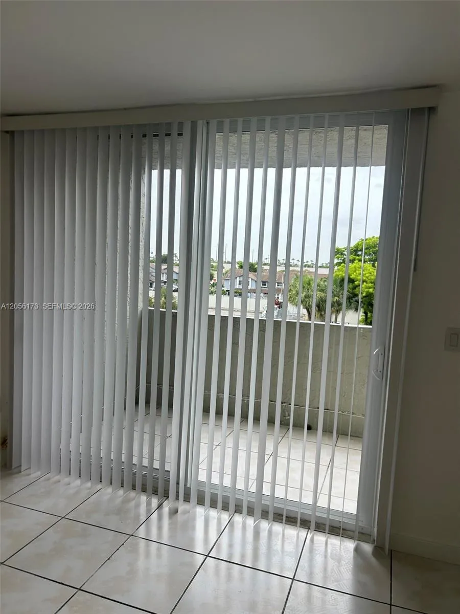 10000 NW 80th Ct #2456 Hialeah Gardens, FL 33016
