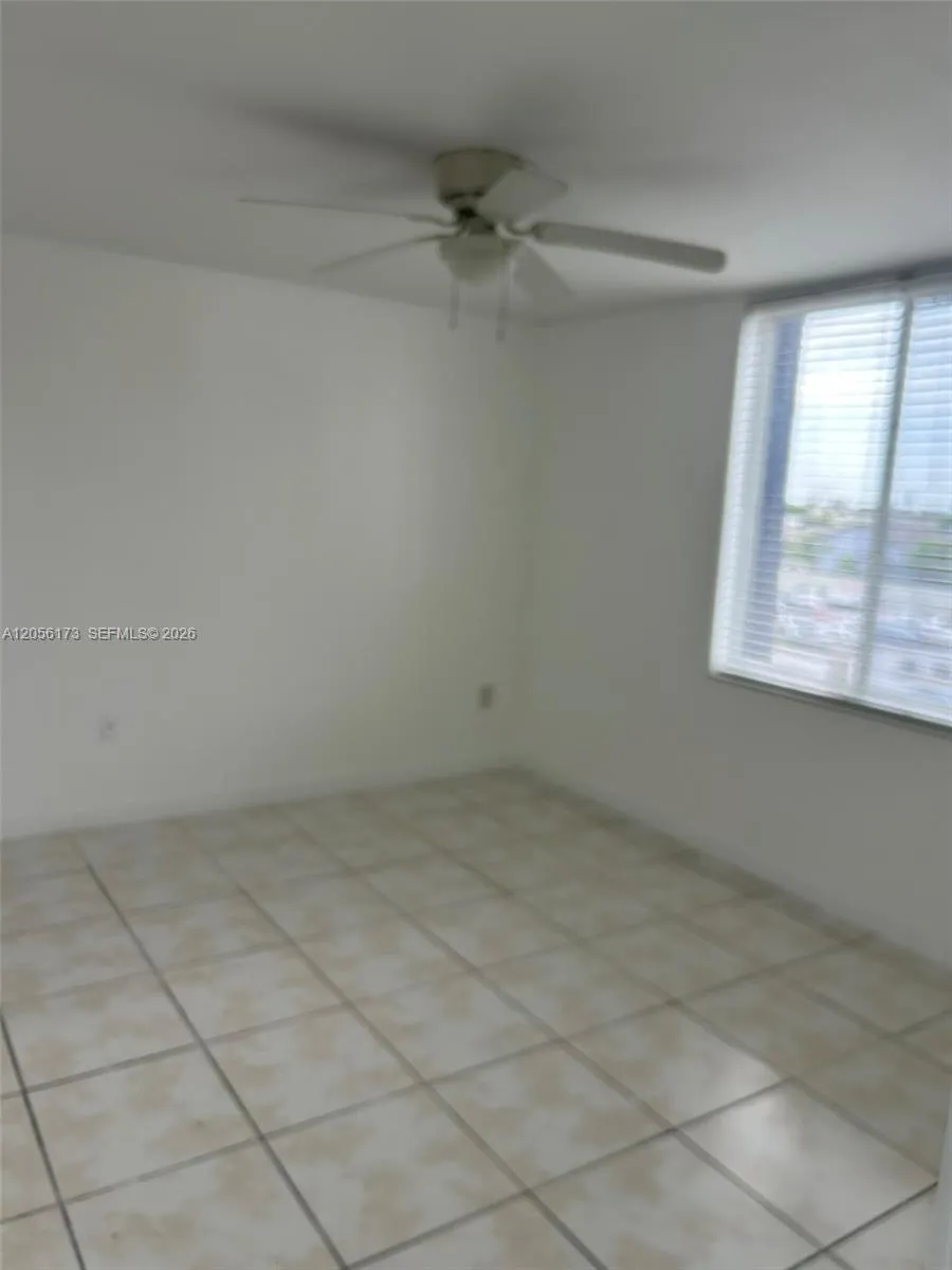 10000 NW 80th Ct #2456 Hialeah Gardens, FL 33016