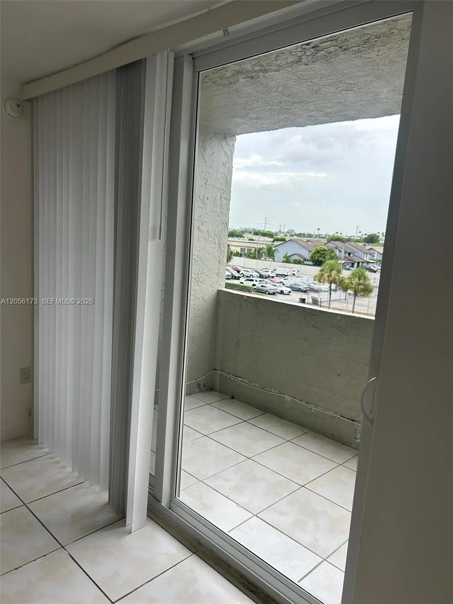 10000 NW 80th Ct #2456 Hialeah Gardens, FL 33016