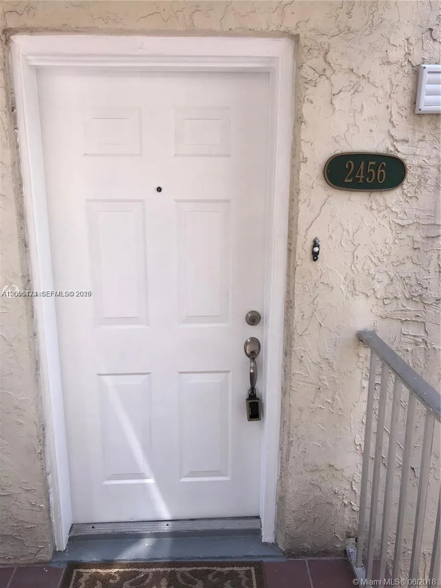 10000 NW 80th Ct #2456 Hialeah Gardens, FL 33016