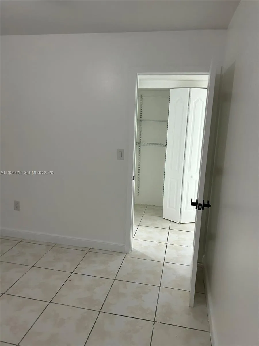 10000 NW 80th Ct #2456 Hialeah Gardens, FL 33016
