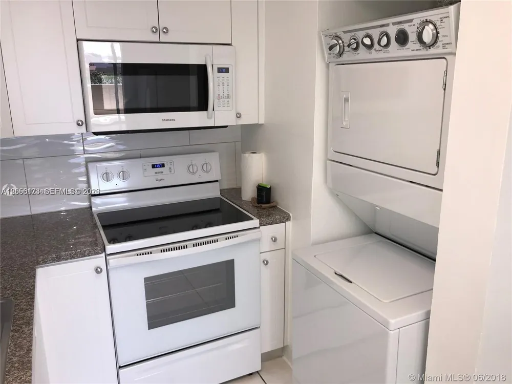 10000 NW 80th Ct #2456 Hialeah Gardens, FL 33016