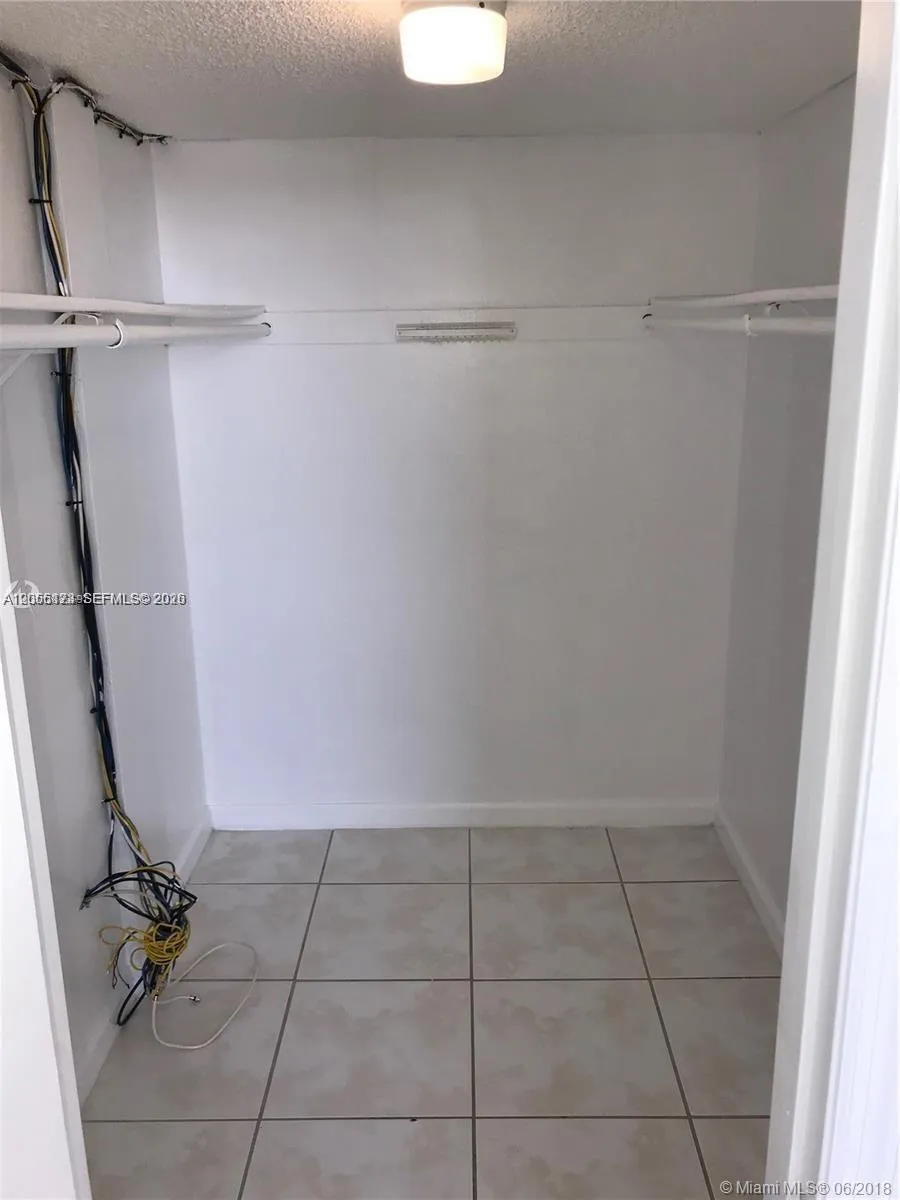 10000 NW 80th Ct #2456 Hialeah Gardens, FL 33016