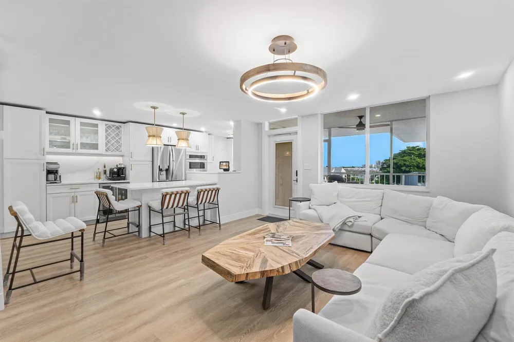 108 Paradise Harbour Boulevard #502 North Palm Beach, FL 33408
