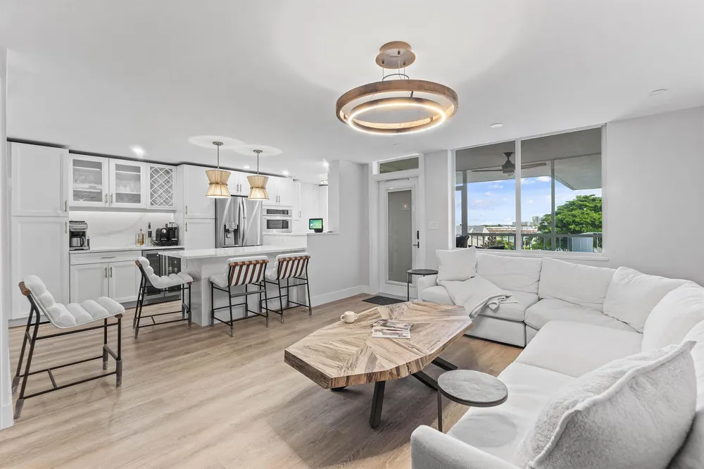 108 Paradise Harbour Boulevard #502 North Palm Beach, FL 33408