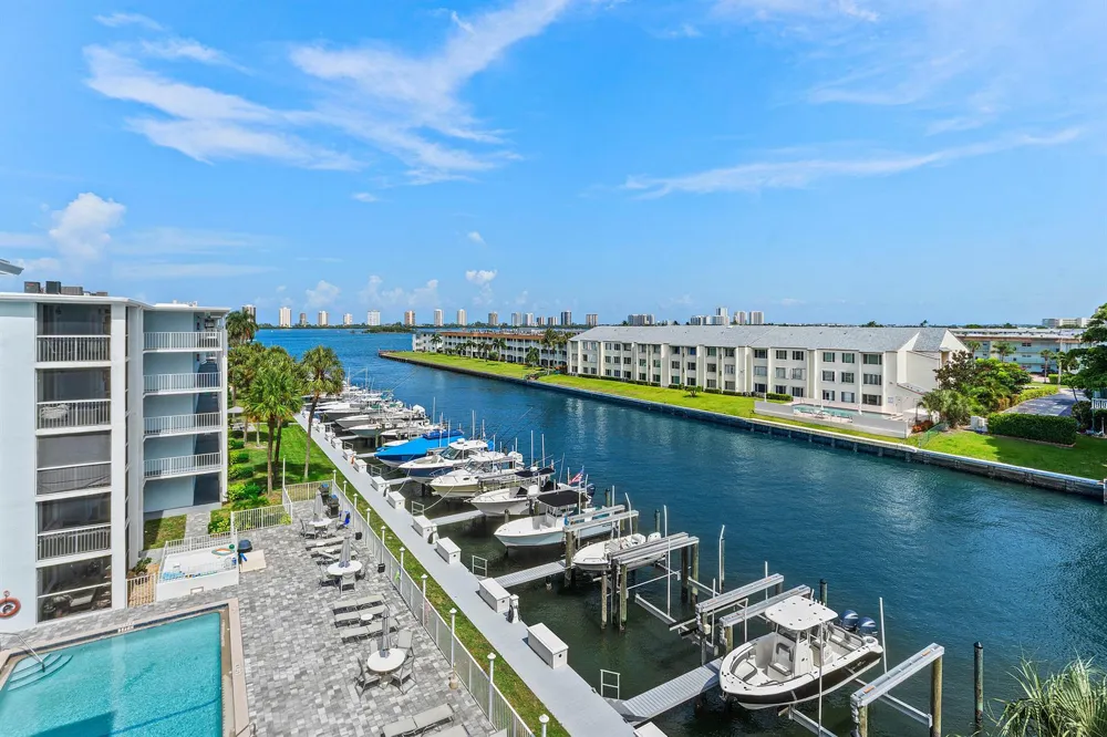 108 Paradise Harbour Boulevard #502 North Palm Beach, FL 33408