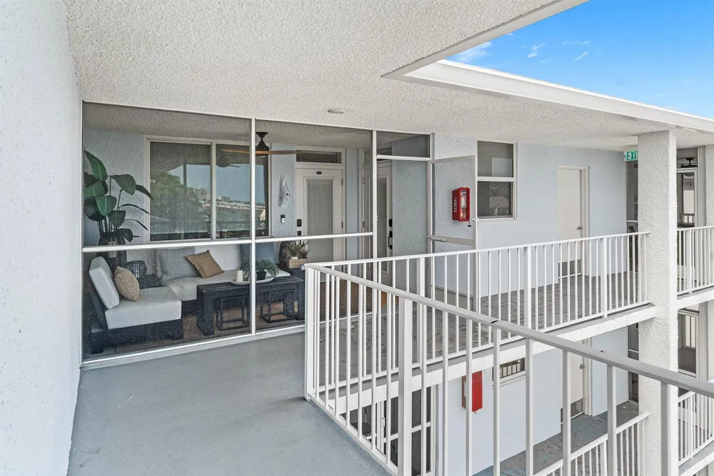 108 Paradise Harbour Boulevard #502 North Palm Beach, FL 33408