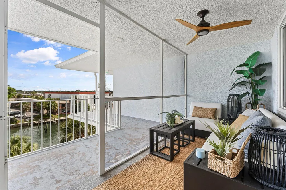 108 Paradise Harbour Boulevard #502 North Palm Beach, FL 33408