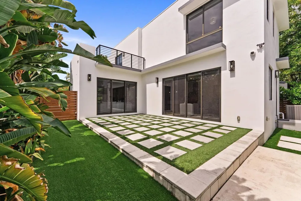 509 38th Street West Palm Beach, FL 33407