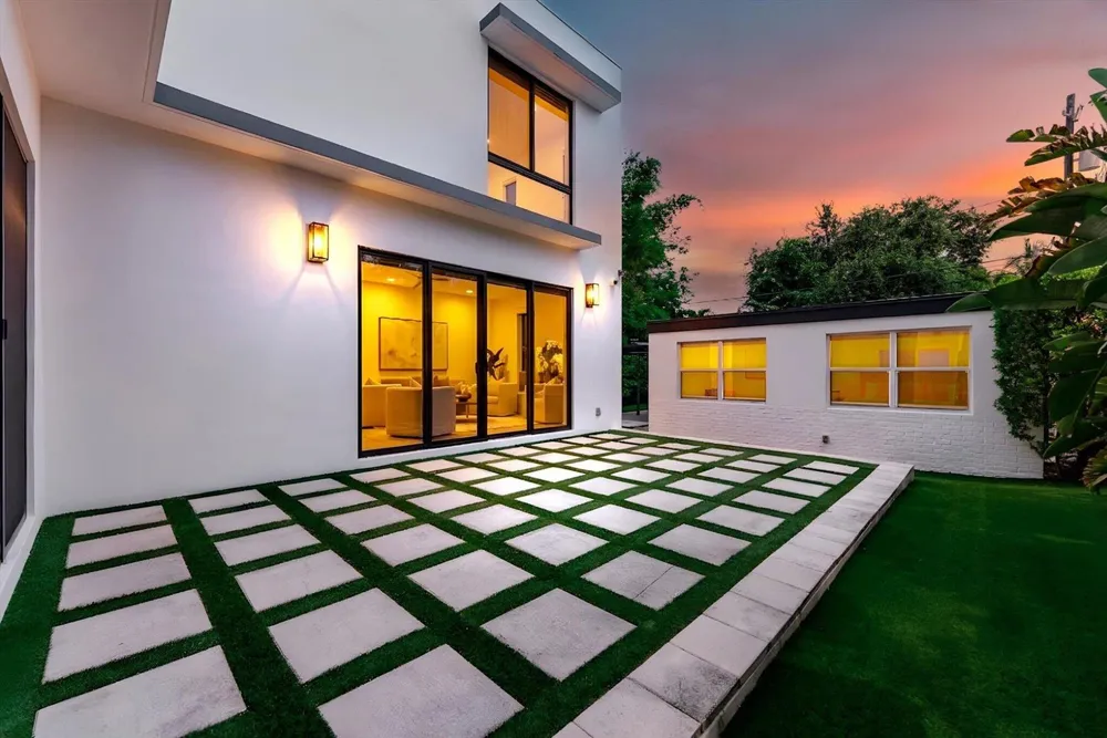 509 38th Street West Palm Beach, FL 33407