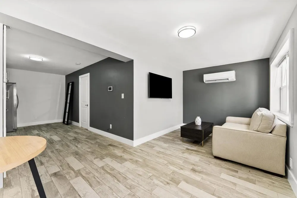 509 38th Street West Palm Beach, FL 33407